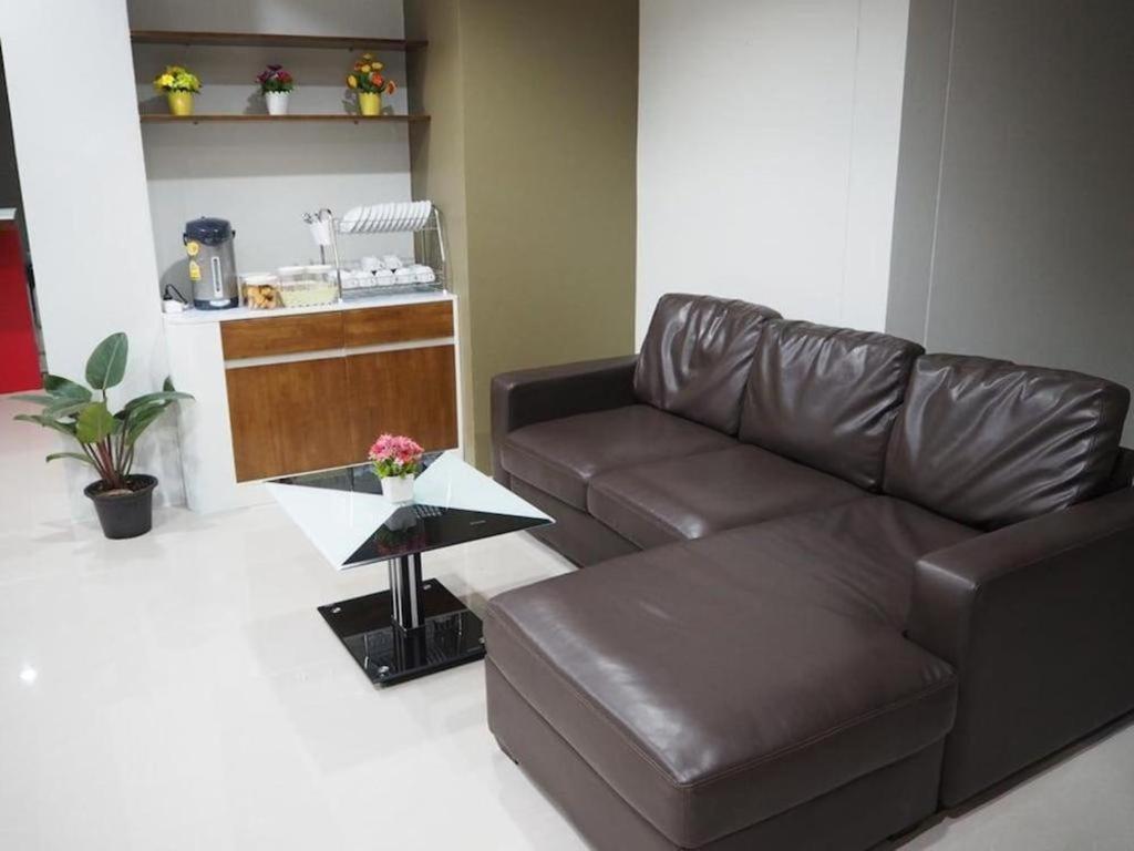 Regent Room Hotel Surat Thani Exterior photo