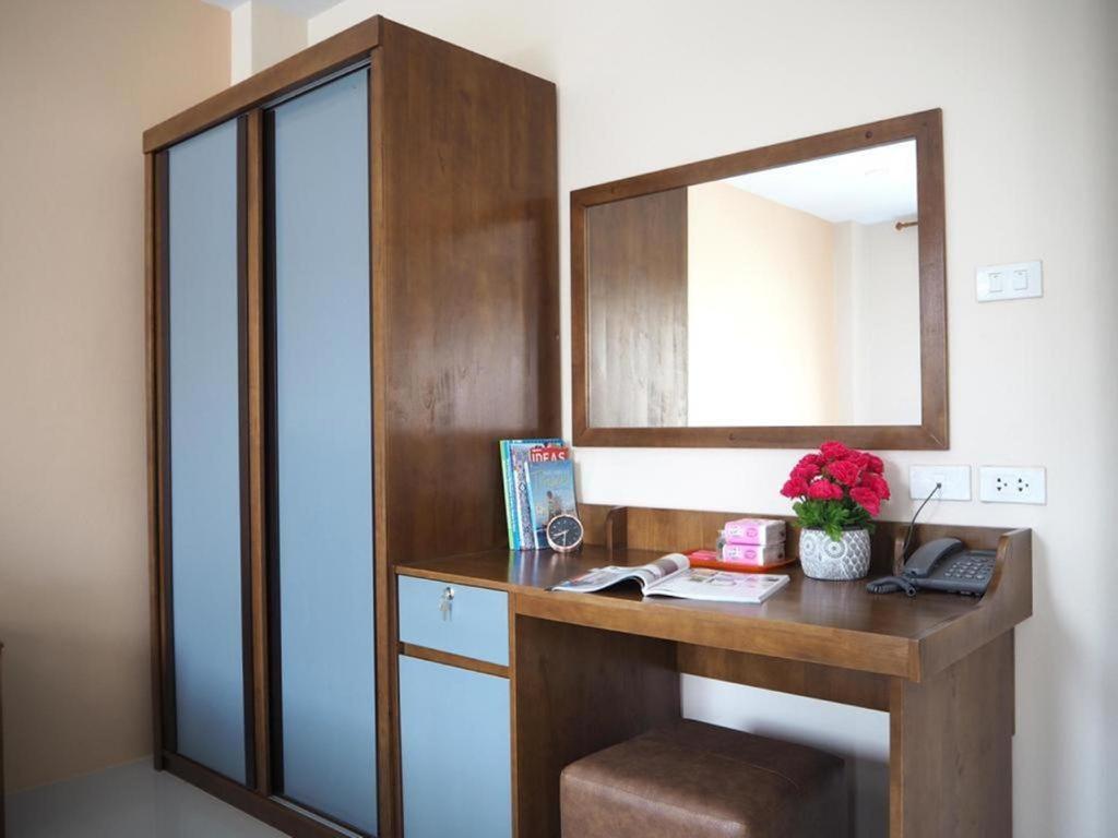 Regent Room Hotel Surat Thani Exterior photo