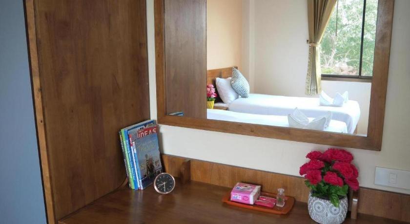 Regent Room Hotel Surat Thani Exterior photo